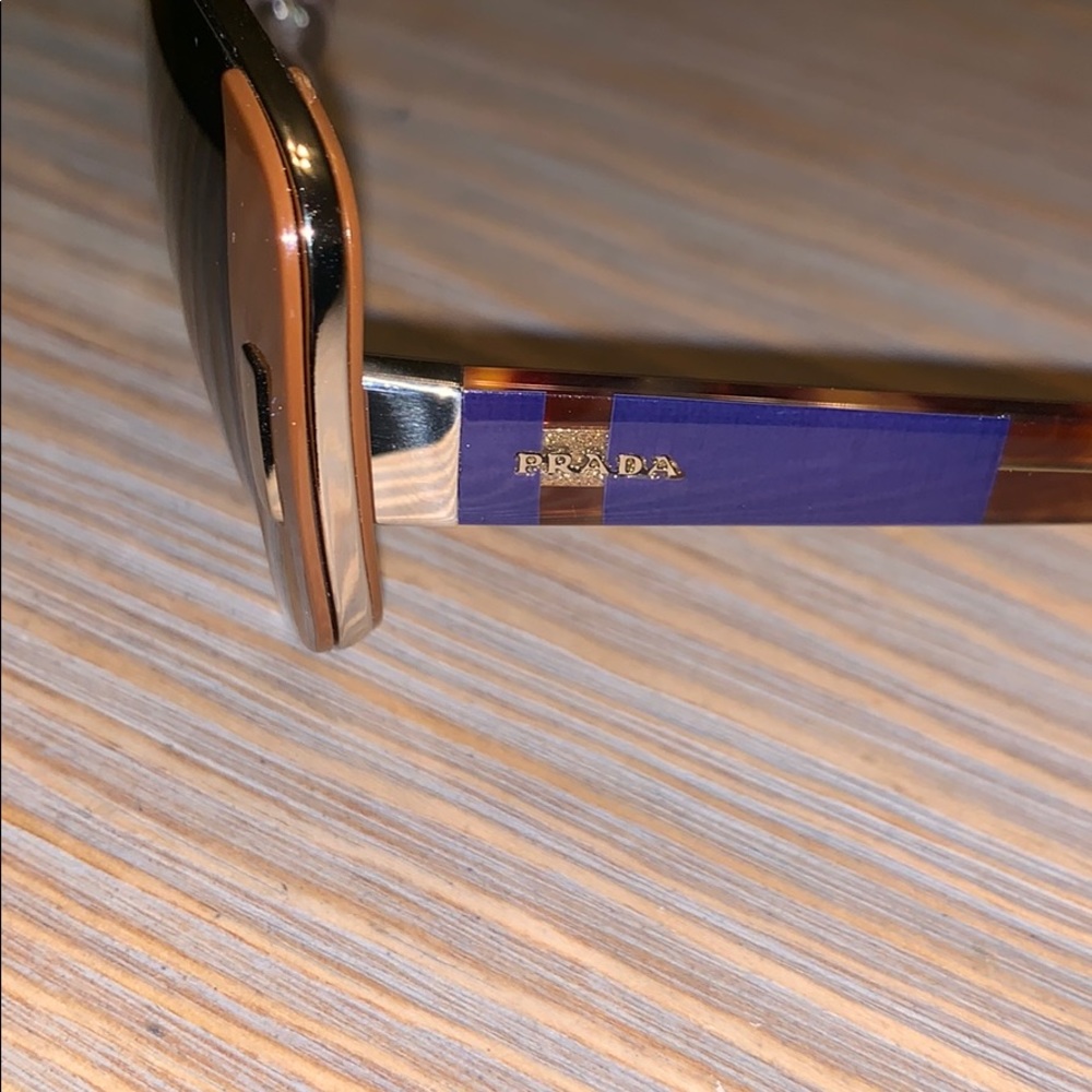 PRADA SUNGLASSES - Picture 6 of 7
